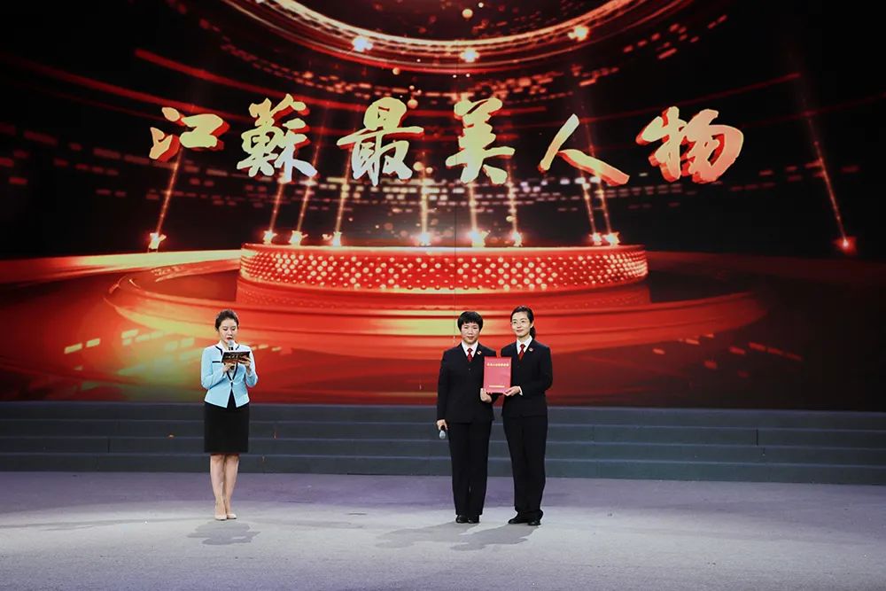 省市主流媒体集中采访江苏"最美法治人物"杨红萍