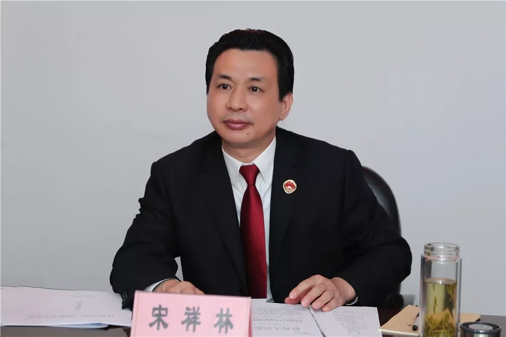 市检察院检察长宋祥林到市教育局送达检察建议